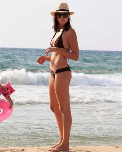 Summer Memories Gal Gadot Flaunts Her Beach Perfect Physique In Gorgeous Bikini Snaps