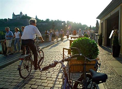 0931 40 49 80 50 whatsapp: Würzburg - Tourismusverband Franken