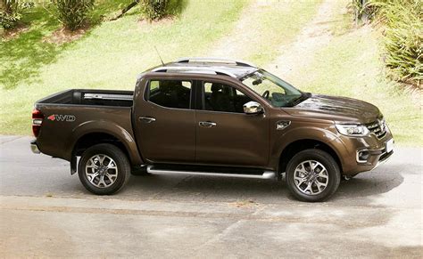 To select from a group: Renault Alaskan : le tout premier pick-up Renault