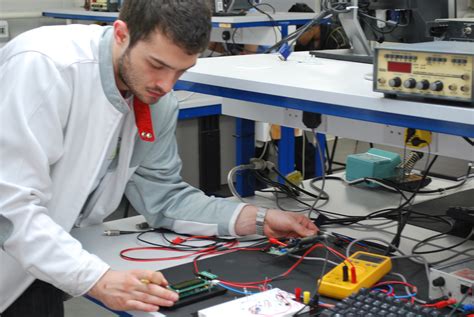 Electronics engineering and electrical an electrical & electronics engineer designs, develops and maintains the electrical, electronics and computer control system to the required specifications. Why Study Electronics and Electrical Engineering? | School ...