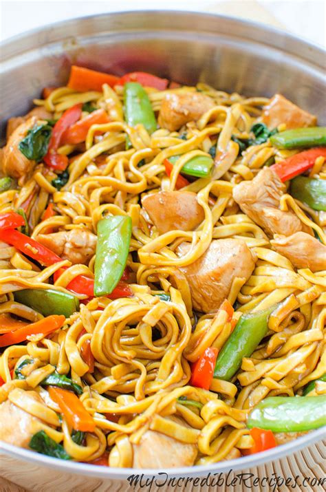 Chicken lo mein with chewy chinese egg noodles, bean sprouts, chicken, bell peppers and carrots in under 30 minutes like your favorite chinese takeout. Chicken Lo Mein - Homemade Takeout Style! | Recipe | Asian ...