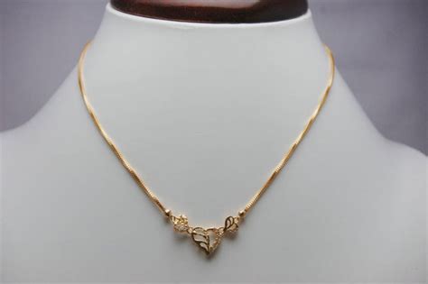 Melihat kalung dalam keadaan rusak menunjukkan ketidaknyamanan suatu tindakan atau penolakan yang akan. Mimpi Kalung