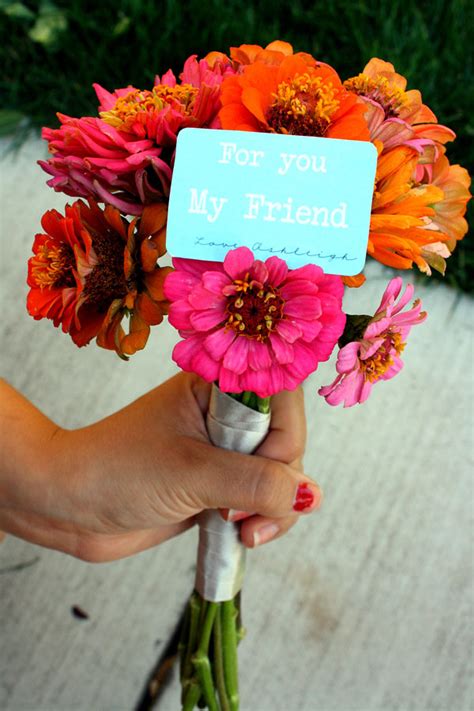 Sending flowers to a friend's house. Pick a flower bouquet for a friend | Happy Thoughts ...