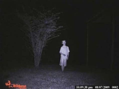 12 Horrifying Trail Cam Photos That Show A Different View Of The Night