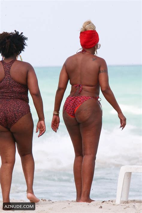 Mary J Blige Sexy Bikini On A Beach In Miami Aznude