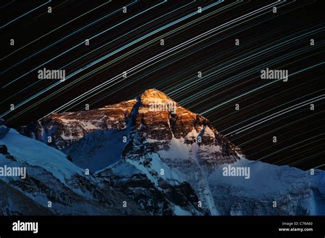 Mount Everest Tibet Hi Res Stock Photography And Images Alamy