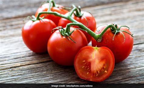 How To Use Tomatoes To Keep Your Skin Fresh This Summer Beauty Tips