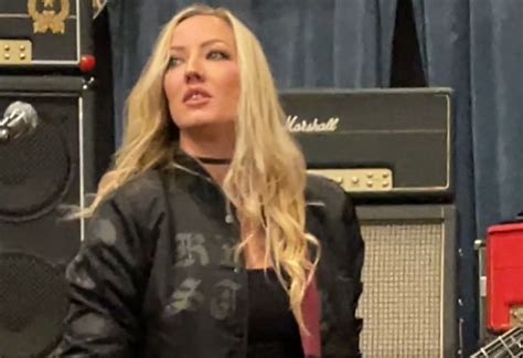 Blabbermouthnet On Twitter Nita Strauss Performs New Solo Single