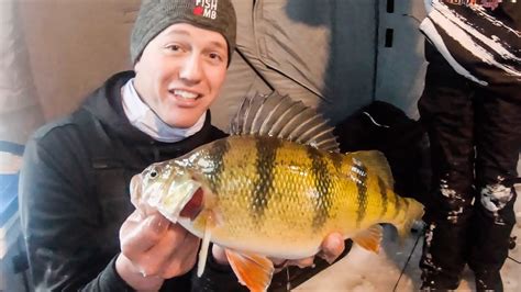 Amazing Ice Fishing On Lake Of The Woods In Manitoba Youtube