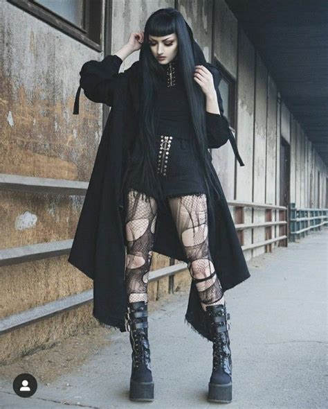 Pin By Bcruzbujan On Aesthetic Demonia Outfits Gothic Outfits Goth
