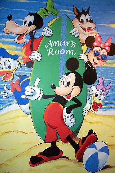 7 Disney Mickey Mouse And Friends On The Beach Wallpaper