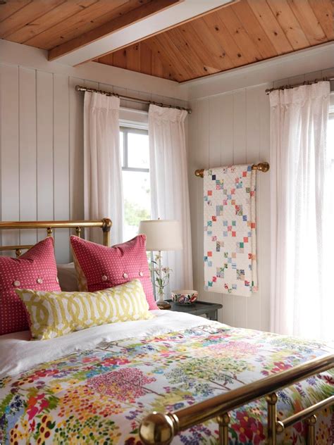 41 Stunning Summer Cottage Decorating Ideas Homenthusiastic Cottage Bedroom Beautiful