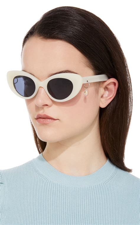 pared eyewear white poms pared acetate cat eye sunglasses accesorize moda operandi cat eye