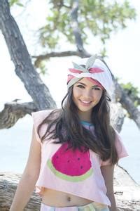 Angela gilsha panari (lahir di denpasar, 2 juli 1994; Profil Angela Gilsha Biodata, Foto, Agama, Facebook ...
