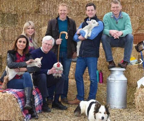 Ellie Harrison Countryfile Host Addressed Male Co Stars Taking A Pay