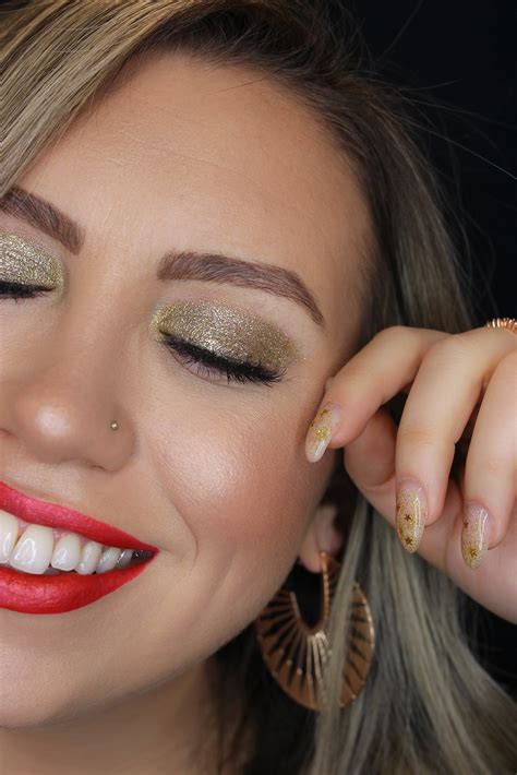Holiday Makeup Monday Tutorial Gold Glitter Eyes Living After Midnite