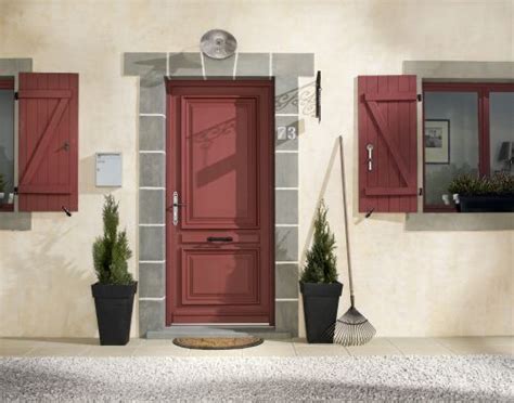Batit(cadre) de porte exterieur en bois avec seuil et coupe froid gr 35 3/4 x82x 7 1/2 epaisseur pour porte 33 prix 30,00. Porte d'entrée en bois
