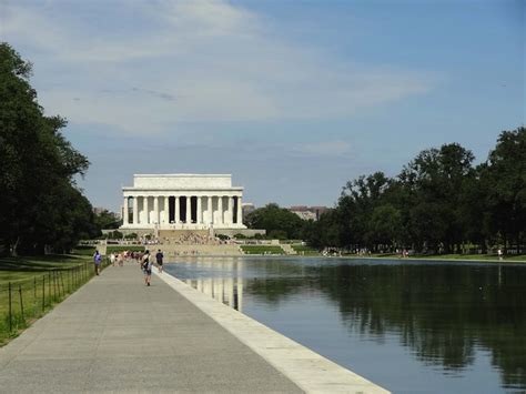 Lincoln Memorial Reflecting Pool Cleaned And Refilled