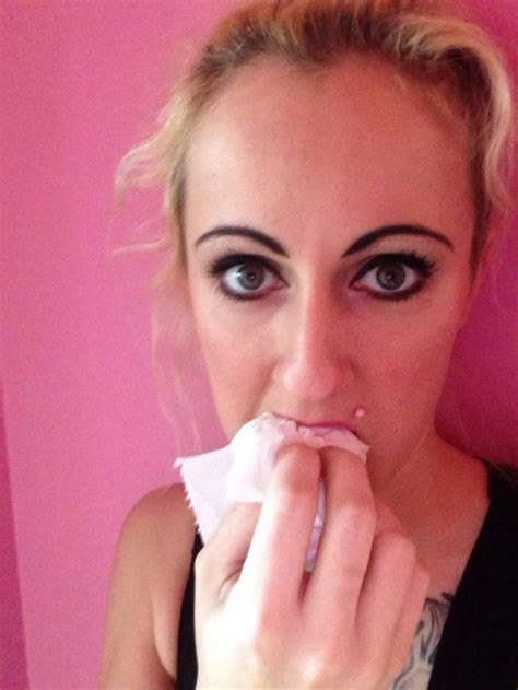 Young Mother Gobbles Down An Entire Roll Of Toilet Paper Every Day Metro News