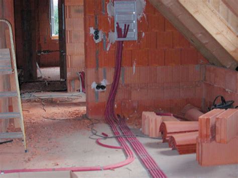 Im haus einfache elektroinstallationen wie z. Elektroinstallation mit Voraussicht planen - aktion pro ...