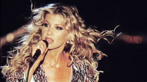 january 8 2001 faith hill officially became a country pop crossover sensation at the 28th