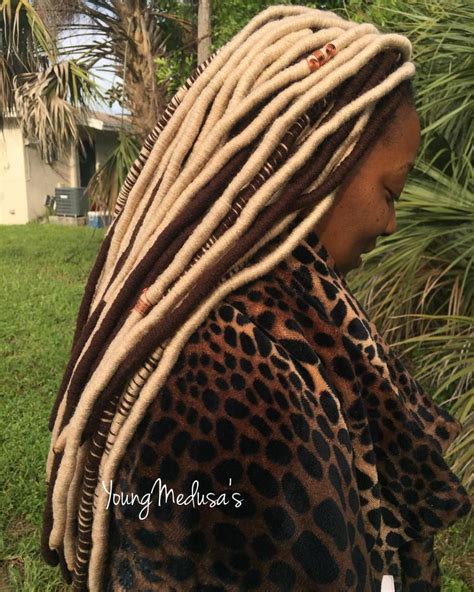 20 playful ways to wear yarn dreads cachos compridos dreads hair hair