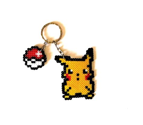 Pikachu Sprite Keychain Sprite XL Brooch Magnet Llavero