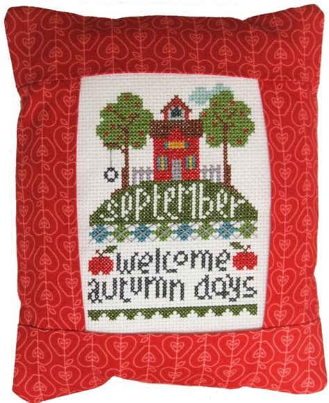 September Welcome Autumn Days Pillow Kit 982