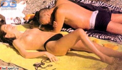Carrie Anne Moss Nackt Nacktbilder Playboy Nacktfotos Fakes Oben Ohne