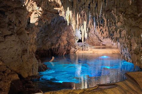 Underwater Caves Spring Up From Canyon Lake In Texas Breezyscroll