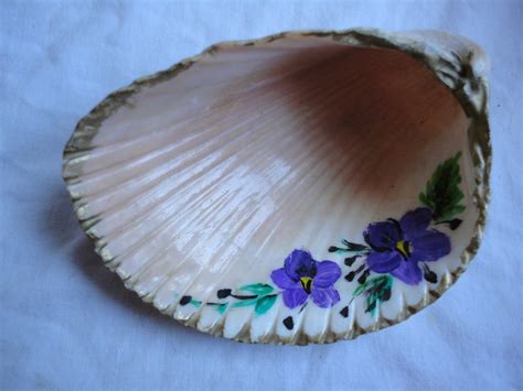 Pin By Shirley Hazlett On Tea And Vanity Painted Shells Oyster Shell