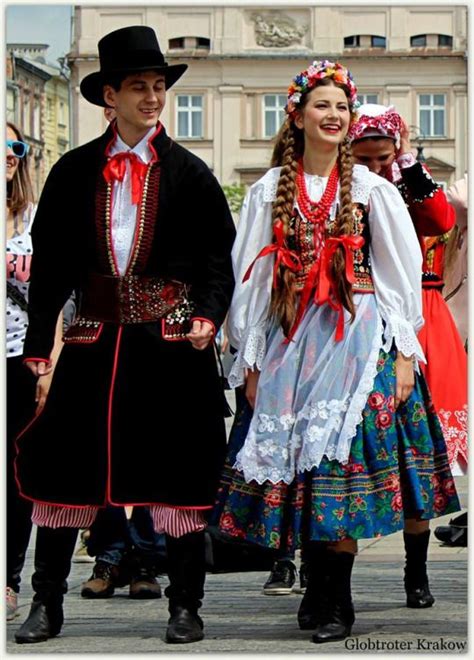 Kraków Poland Photo © Globtrotter Kraków Polish Folk Costumes