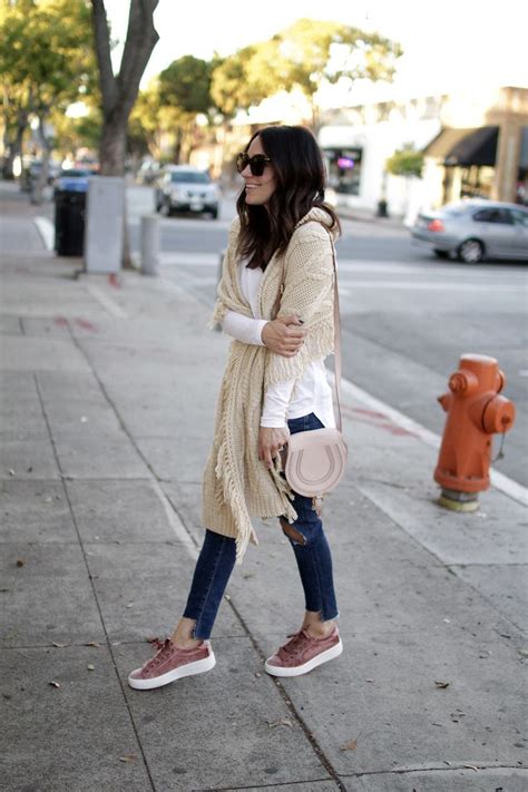 Fall Outfit Inspo For California This Fringe Wrap Can Be The Perfect Layering Piece For Thos