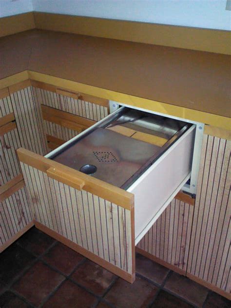 There is a range of st charles kitchen cabinets for sale on 1stdibs. 1978 St. Charles kitchen with groovy grooved wood doors ...