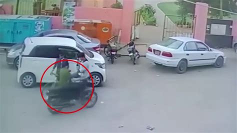 Cctv Footage Of Robbery Daketi In Bahadurabad Karachi Live Caught