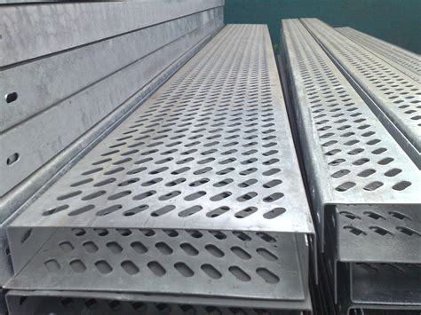 Perforated Aluminum Cable Trays Perforated Type Cable Tray छिद्रित