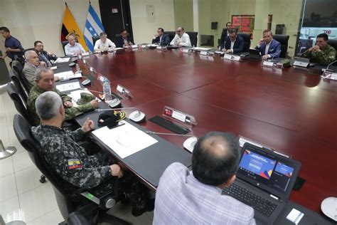 Presidencia Ecu On Twitter El Presidente Lassoguillermo Lider El