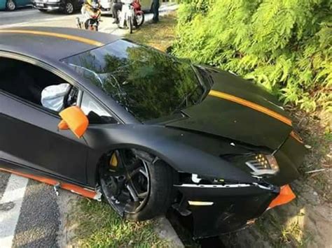 Your destination for buying lamborghini aventador svj. Matte Black And Orange Lamborghini Aventador Crashes In ...