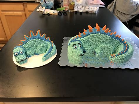 The volcano, neck and legs are made out of. 3D dinosaur and smash cake for first birthday | First ...
