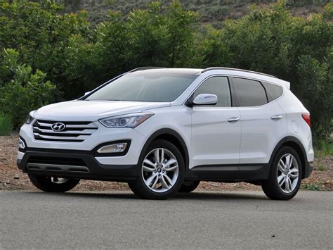 Hyundai's 2016 santa fe sport brings to the design table a stylistic edge not nearly as evident in the longer and larger santa fe. 2016 Hyundai Santa Fe Sport Photos, Informations, Articles ...