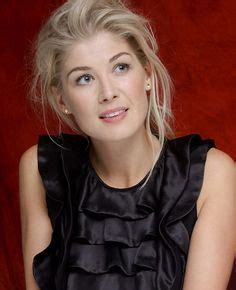 Born rosamund mary elizabeth pike on 27th. Rosamund Pike Net Worth