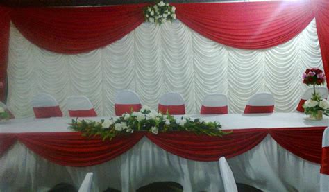 Meja makan meradab cream merah. Tirai belakang pelamin dan meja makan beradab | Backdrop ...
