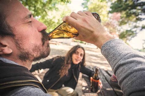 3 Ways To Chug A Beer Fast 5 Tips Before You Do It