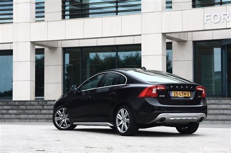 Die modelle kinetic, momentum und summum waren mit optimierten lackdetails und chromverzierungen am exterieur erhältlich. Test Volvo S60 D5 Summum - Rijtesten.nl: Pure rijervaring