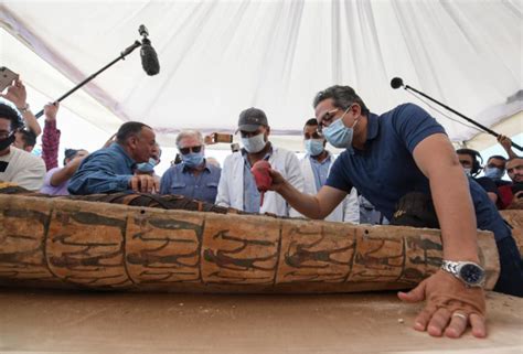 2600 Year Old Egyptian Coffin Has Been Opened For The First Time