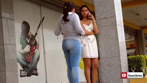 Mujeres Ense Ando Tanga En La Calle Broma Pesada Youtube
