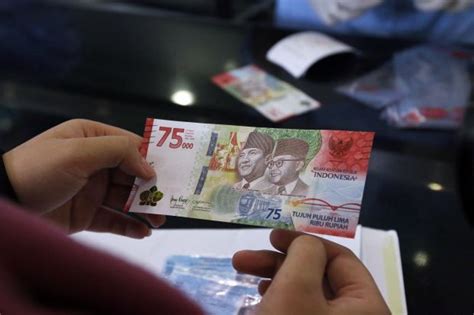Tukarduit online berdiri sejak tahun 2010, kami melayani penukaran untuk keperluan belanja, trading forex, transaksi financial, pembayaran dan sebagainya dengan metode deposit bank lokal indonesia. Halo Gaes! Mulai Oktober, Tukar Duit Baru Rp75.000 Bisa di ...