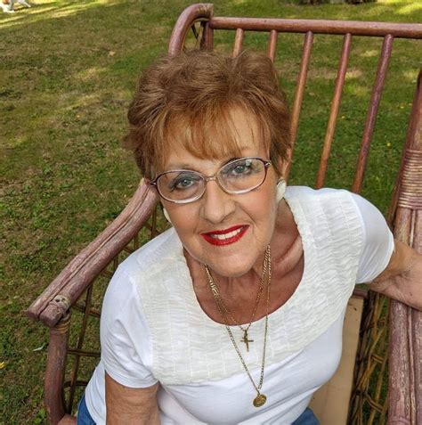 82 yo grandma sets up tinder profile for grandson
