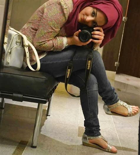 Hot Hijab Arab Paki Turkish Feet Babes Heels 999