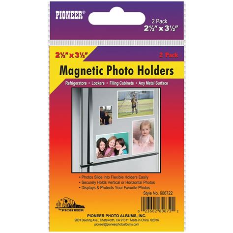Magnetic Photo Holders 2pkg 25x35